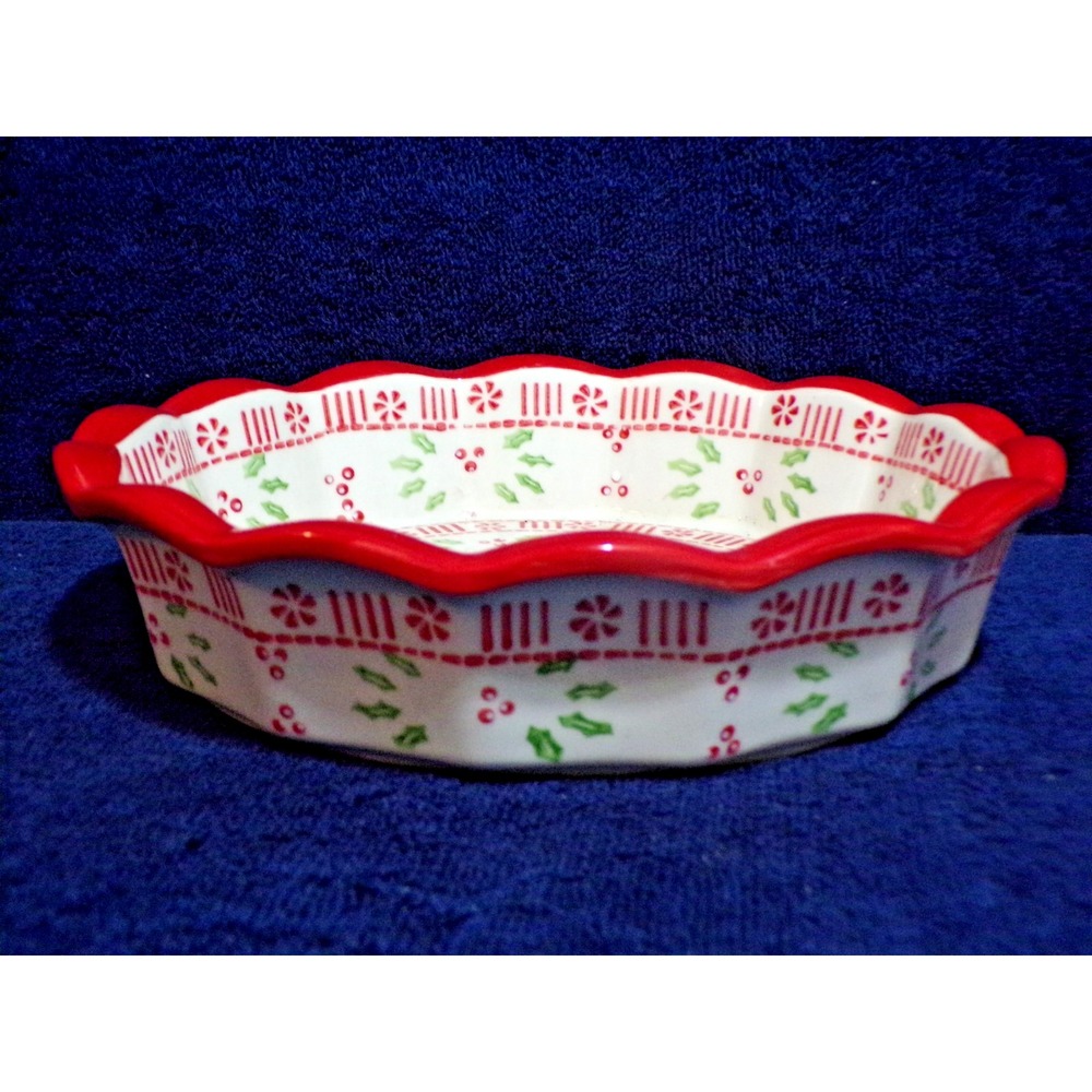 Temptations Christmas Ceramic 9" Pie Plate White Green Red Special Edition